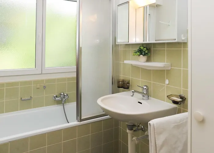 Belmont Ouest 75 By Interhome 克莱恩 蒙塔纳